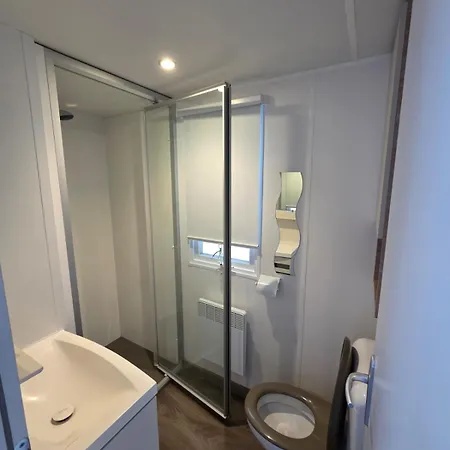 Mobil-home - 8pers - 10m Des Piscines * Gastes